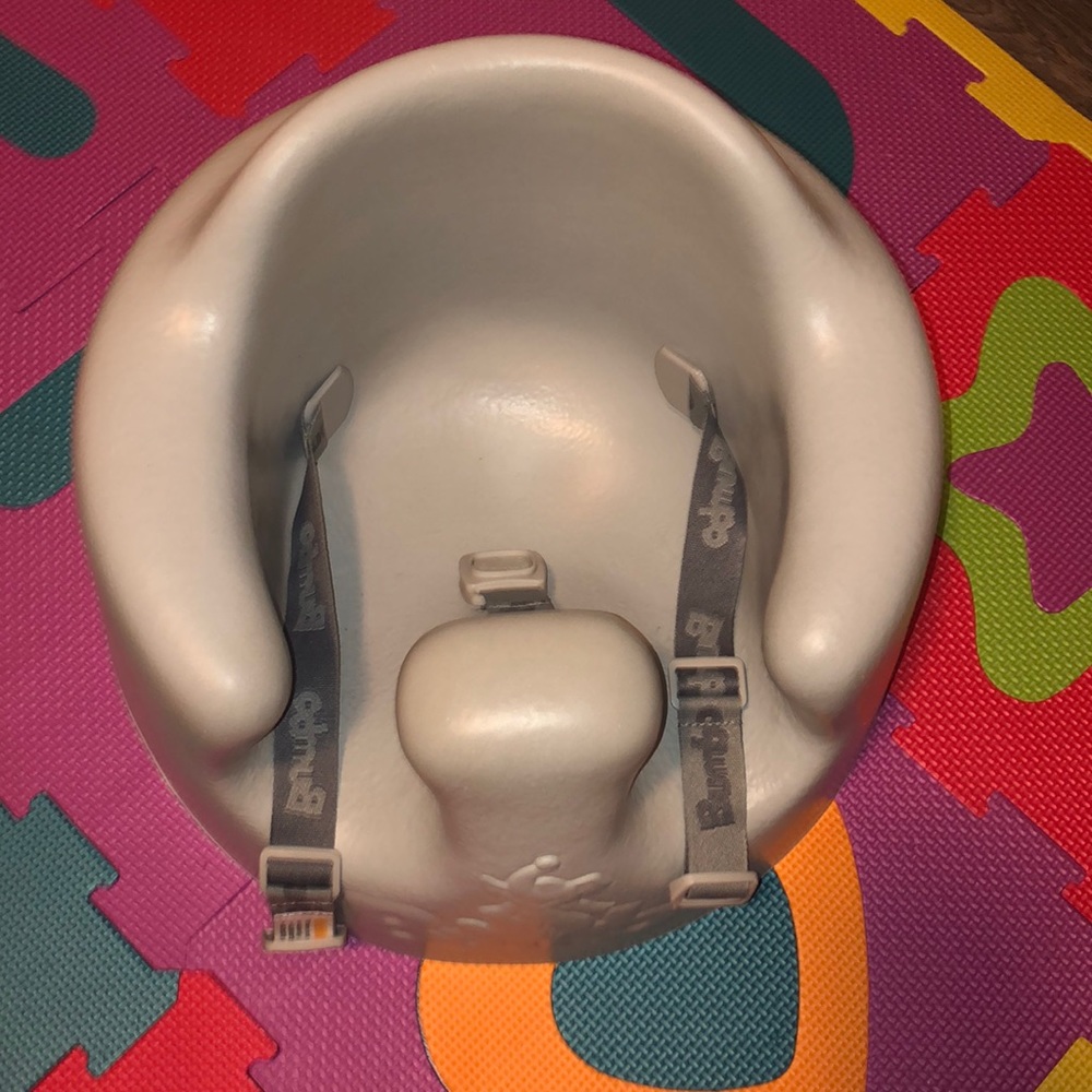 Baby seat (bumbo)